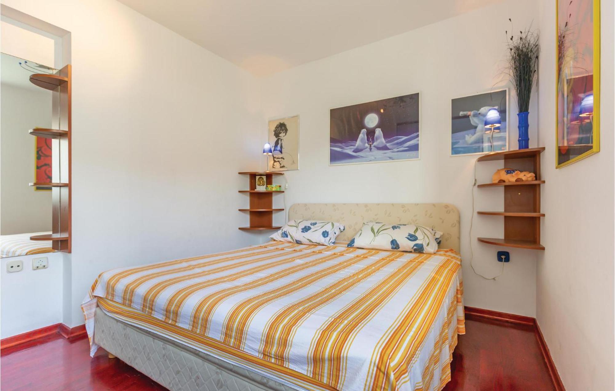 Stunning Apartment In Brela With Wifi Esterno foto