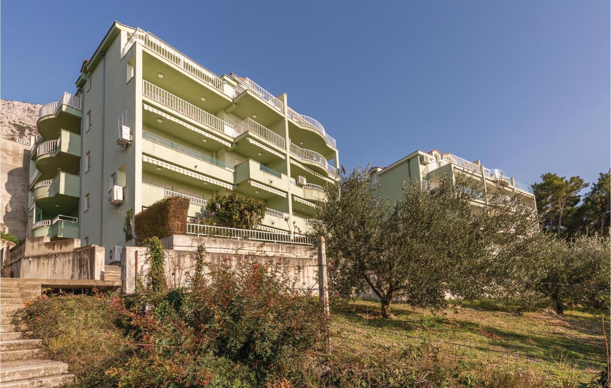 Stunning Apartment In Brela With Wifi Esterno foto